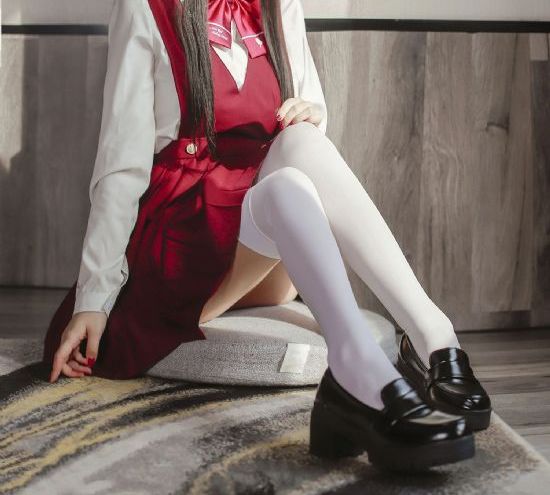 年轻丰满的继母_迅雷免费全集免费观看