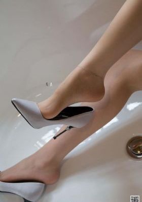 久久小说网txt下载_BD高清完整版未删减版在线观看