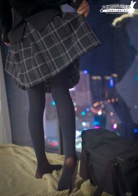 美女极品粉嫩小50p_免费看片免费国语在线观看