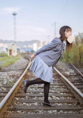 日韩偷拍中文字幕一二三_欧美电影全集在线观看播放