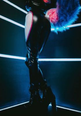 4p一女三男前后夹激视频_完整版高清免费观看超清